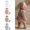 Giyim Setleri Bunny Bebek Kız Erkek Romper Giysileri Şapka Çoraplar 3 Parçalar Doğum Tavşan Kulak Pamuk Setleri Katı Şeritli Bebek Bodysuit Kostümler 230825