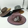 Breite Krempe Hüte Eimer Vintage Fedora Hut Feder Herren und Damen Jazz Bindung Farbe Wollmode Panama Kirche Großhandel 230825