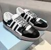 Trottoarkant sneakers designer läder mesh casual skor kvinnor män lyx platt gummi botten cricket sneaker snörning utomhus löpare sko