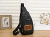 Klassisk Sling Designer Bag Women/Men Chest Tote Bag Top Quality Leather Shoulder Bag Luxury Cross Body Purse Designers Plånbok Hobos Messager Handväska Tote
