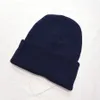 Осенний зимний мужчина Beanie Black Greycool Fashion Hats Женщина, вязание унисекс теплый H в классическом кепке бренд, вязаная шляпа 7colors balck красный белый серой