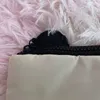 Bolsas de cintura Bolsa de maquillaje personalizada Nombre personalizado Lienzo Estuche cosmético Boda Bachelorette Party Regalos Dama de honor Carta de oro Imprimir Vacaciones 230826