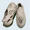 Kinderen buiten trainers schoenen zomer kinderen sandalen babyjongens meisjes strand dia's slip-on slippers lichtgewicht gesloten teen schoenen peuters baby's sneaker