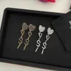 Brincos de designer SL Luxury Top Same Love Ear Clip com Exagerado Ins Network Temperamento Vermelho Long Ear Clip Acessórios Presentes do Dia dos Namorados Jóias de alta qualidade