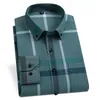 Herrklänningskjortor Plaid Casual Long Sleeve Shirt Oxford Single Patch Pocket Striped Fashion Business Smart Men Top Clothing 230826