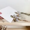 Orecchini insoliti di perle coreane in metallo di celebrità eleganti per gioielli di moda donna Nuovi orecchini insoliti di lusso per ragazze per feste di matrimonio all'ingrosso YME017