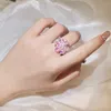 Anelli a grappolo Squisito anello da donna con zirconi colorati Moda fiori rosa Gioielli per festa di fidanzamento Fiore di pesco