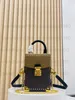 Camera Trunk Box Bag Ny Petite Messenger Bag Fashion Designer Pochette Kvinnor äkta läder axelväska s lås handväska östra västväska