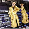 Herrgravrockar Spring Autumn Personlighet Golden Silver Glossy Trench Coat Men Steampunk Long Windbreaker Coats Mens Overcoat Handsome kläder 230826