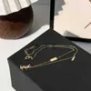 Designer halsband SL Luxury Top New Fashion Trend Light Luxury Niche Elegant Temperament Enkelt och mångsidigt avslappnad halsband Högkvalitativa tillbehörsmycken