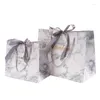Present Wrap Marble Style Tack tryckta väskor med band Handtag Bröllopsgavare för gäster Baby Shower Birthday Party Decor