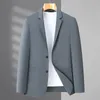 Abiti da uomo Blazer Seta di ghiaccio Alta elasticità Alta qualità Moda Estate Sottile Protezione solare Tuta Primavera e tempo libero Cappotto singolo ovest 230826