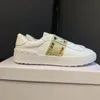 Mężczyźni kobiety otwarte buty na tenisatyczne buty Białe czarne czerwone trenerzy sukienka słynna skóra Paris oddychająca otwarta dla Achange Low Sports Sneakers z pudełkiem