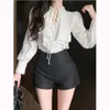 Tute da donna Dolce vestito da ragazza Autunno a maniche lunghe con volant Camicia bianca Pantaloncini neri a vita alta Set da due pezzi Abiti femminili di moda