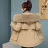 Korki damskie płaszcze wełniane wełniane śnieg noszenia parkas futra ciepła zima z kapturem krótka kurtka Kobieta siedem kolorów casacos feminos swiredmi