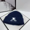 Berretto da donna di design con cappello lavorato a maglia di lusso Popolare caldo antivento elastico Coppia di strada personalizzata di alta qualità 12 colori