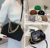 Bolsos para el hombro de mujeres de fábrica 6 colores Bolso de diamante bordado de la popular bolsa de axila plisada de este año Bolsas de cadena de cuero de color sólido 9203#