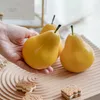 Fiori decorativi Simulazione di alta qualità Pera Frutta finta Cibo Puntelli per riprese Cucina Sydney Modello Camera Layout morbido per la scena del dessert