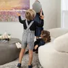 Familjsmatchande kläder ap Navy Collection Fall Girls Silk Satin Dress Clothes Boys Plaid Pants Overalls Baby Romper Polo tröja 7701 230826