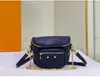 82208women 's Leather Bumbag 인쇄 체인 패니 팩 분리 가능한 어깨 크로스 바디 백 클래식 한 여름 색상 디자이너 가방 여성 패션 미니 폰 백