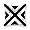 ベッドルームリビングルームコーヒーショップ枕ケースHKD230825 HKD230825の不規則な三角形の黒と白の市松模様の装飾パターン枕カバー