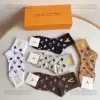 Mens Socks Designer Luxury Fashion Mens and Womens Cotton Breattable Left Face tryckt 5 par Sock Z1pr