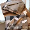 Хлопковый шарф Модные шарфы Sciarpa Foulard Echarpe Большой кашемировый дизайнерский Schal Осенние и зимние шарфы для женщин Классические рождественские подарки в клетку