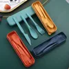 Spoon Fork Knife Wheat Straw Cutrow Set 3st med Box Portable Travel Lunch Tabeller Studenter Modervist Kök Tillbehör Q230828