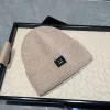 KNITED VELICE MEN VALIIES Designer Hats Caps Men Men Hats Hats luksusowa marka 2023 Moda jesienna zima ciepłe uśmiech czaszki Casquette 05