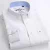 Camisas casuais masculinas 2023 moda manga longa sólida camisa oxford único remendo bolso padrão ajuste colarinho de botão