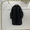 Women's Down Luzuzi 2023冬の軽量ジャケット女性カジュアルルーズソリッド90％Whietダックコートフード付き長袖Midi Puffer