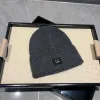 KNITED VELICE MEN VALIIES Designer Hats Caps Men Men Hats Hats luksusowa marka 2023 Moda jesienna zima ciepłe uśmiech czaszki Casquette 05