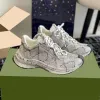 Дизайнерские повседневные кроссовки Rhyton Multi-Ploor Women Mens Sneakers Trainer Vintage Подлинная кожаная штифта для обуви Увеличение платформы.