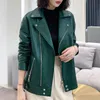 Femmes en cuir Faux véritable veste femmes courte Locomotive fermeture éclair en peau de mouton Harajuku mode lâche à la mode vert foncé Lederjacke Damen 230828