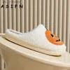 Pumpkin Men Slippers Nouvelles femmes Halloween Asifn Soft Soft Boîte à intérieur Fuzzy Winter Home Footwear House Chaussures Fashion for Gift T