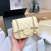 Дизайнеры Mini Crossbody Fashion Classic Quilting Women Flower Cleanse Phound Stage Bear Bag Bag Designer