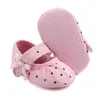 Primeiros caminhantes sapatos de bebê criança nascido ponto bonito princesa sola macia infantil atacado 0-1 ano velho