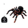 Elétrico / RC Animais Eletrônico Pet Controle Remoto Simulação Tarântula Olhos Brilham Inteligente Preto Aranha 4Ch Halloween RC Tricky Prank Brinquedo Assustador Presente X0828