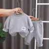 Conjuntos de ropa Dibujos animados Baby Boys Otoño Trajes de primavera Camiseta de algodón de manga larga Tops Pantalones 2 piezas Conjunto de ropa para niños 1 2 3 4 5 años Traje deportivo 230828