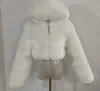 Femmes fourrure fausse mode manteau à capuche femmes hiver haute qualité chaud fourrure pardessus élégant en peluche récolte veste 230828