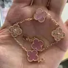 Högkvalitativ blommband Fyra Leaf Clover Armband Fashion Jewelry 18K Shell Motiv Charm Armband Kvinnor Diamond Chain Valentines Day Gift