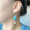 Boucles d'oreilles pendantes tendance plaqué or couleur bleu ciel avec perle colorée perle blanche pour femmes et filles, bijoux élégants et décontractés