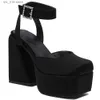 Klänningskor sommaren 2022 Sexiga fest Kvinnor Sandaler Crystal Platform Ladies High Heels Punk Fashion Shoes For Woman Niche Designer Big Size T230828