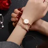 Orologi da polso da donna piccolo bracciale rigido in oro orologi di lusso orologio da polso al quarzo da donna in lega orologio casual di marca regalo Colck