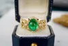 Anelli a grappolo SX609 Oro massiccio 18 carati 1,7 ct Smeraldo naturale per le donne Gioielleria raffinata Presenta l'ammonizione in sei parole