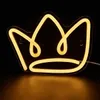 Chi-Buy LED Neon Crown USB Neon Znaki Nocne Światło 3D Wall Art Game Room Sypialnia Sypialnia Dekorat Lamp HKD230825