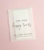 Geschenkpapier 25 Stück „Happy Tears“-Taschentuchpakete für Hochzeiten, 100 % biologisch abbaubares Pergamin – vorgefüllte Taschentuchtaschen für Hochzeiten, personalisierbar 230828