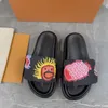 Flat Slipper Designer Men Kvinnor Sandaler Luxury Shoes Pool Pillow Slide Slippers mjuk komfort präglade mulor Copper Summer Fashion Slides Beach Lätt att slippa tofflor