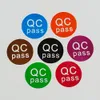3000 stks 1 cm QC PASS Papier Label Kwaliteit Controle Sticker Fabriek Product Vinkje Fabricage Verwerking Inspectie Tag