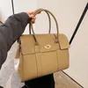 Sac fourre-tout à la mode de qualité supérieure Sac à bandoulière en cuir Sac à main en cuir pour femme Sac à main de marque britannique Cartables fourre-tout Sac à bandoulière Messenger 230802